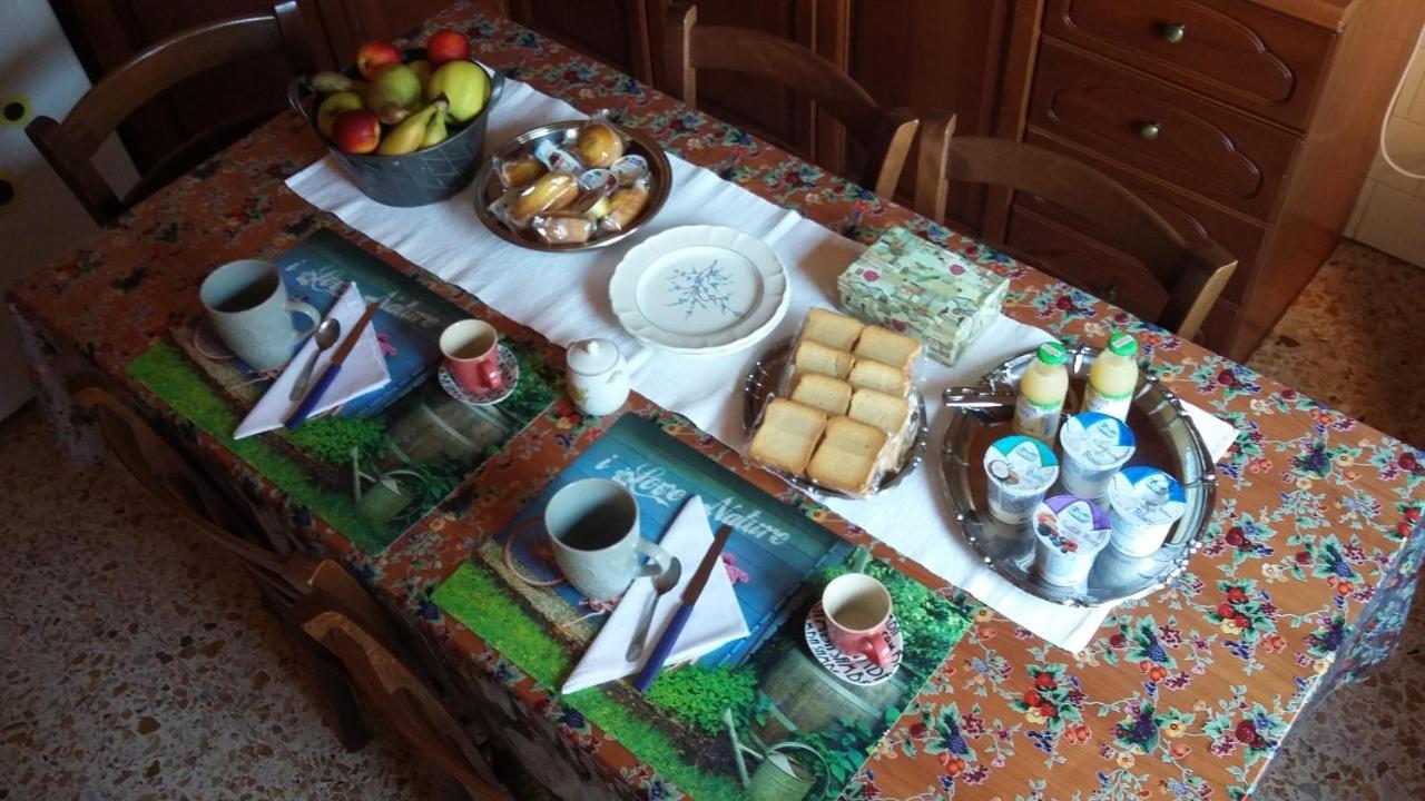 B&B Maria Montis Асемини Екстериор снимка